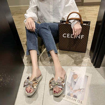 Šiuolaikinės moteriškos šlepetės su blizgučiais