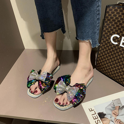 Šiuolaikinės moteriškos šlepetės su blizgučiais