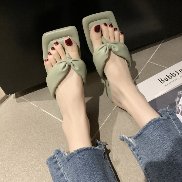 Moodsad kunstnahast ruudukujulised naiste sussid