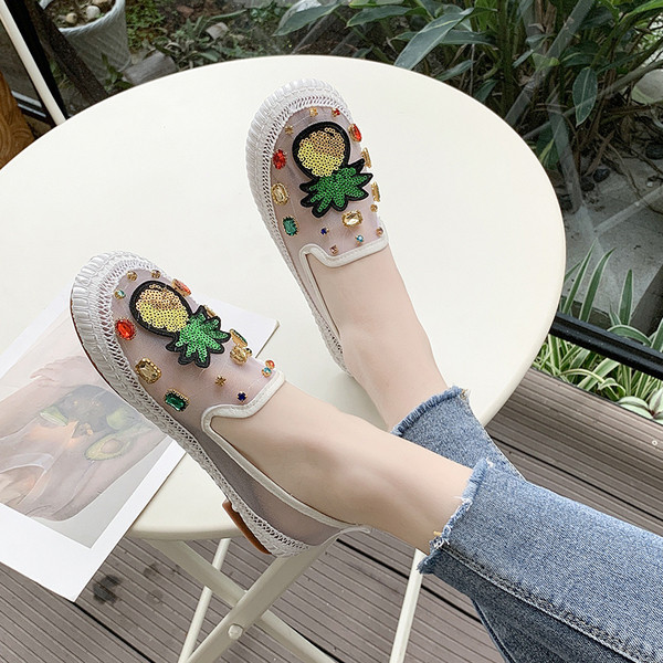 Modern női papucs hálóval, flitterekkel és kövekkel