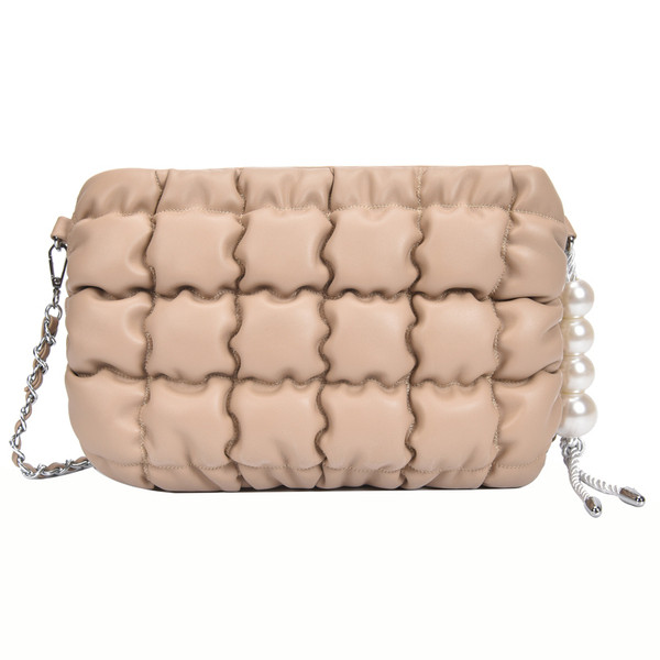 Stílusos kézitáska díszítőgyöngyökkel