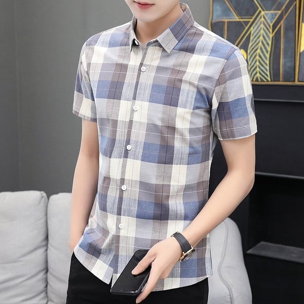 Kockás férfi ing rövid ujjal és klasszikus gallérral