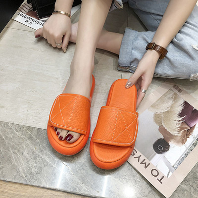 Moteriškos šlepetės aukštu padu