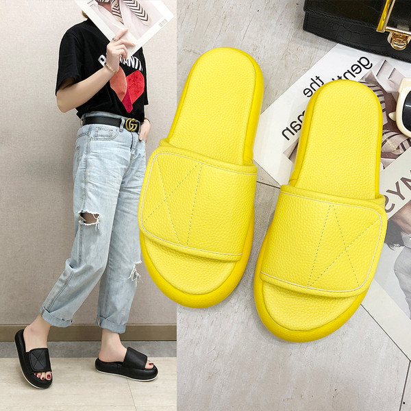 Moteriškos šlepetės aukštu padu