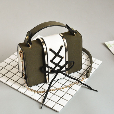 Dabartinis moteriškas kvadrato formos krepšys su raišteliais