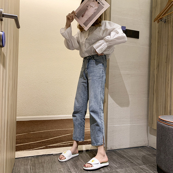 Modern női papucs hímzéssel