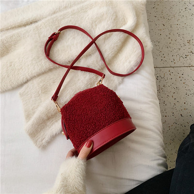 Női mindennapi kerek táska hosszú füllel