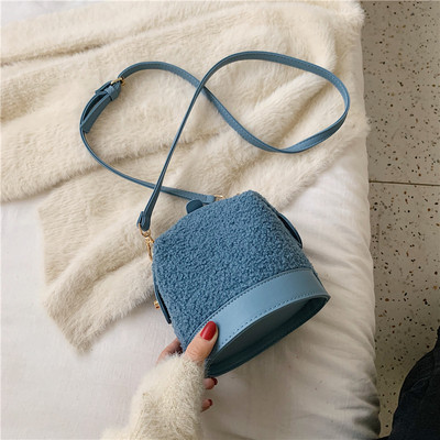 Női mindennapi kerek táska hosszú füllel