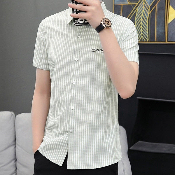 Modern férfi ing hímzéssel és rövid ujjal