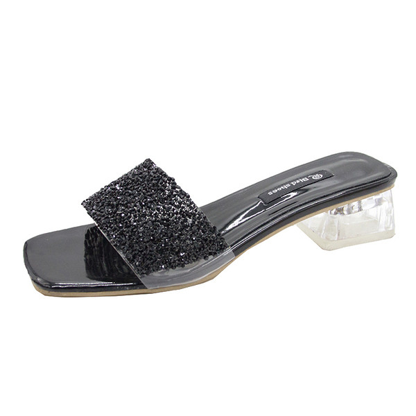 Elegáns női papucs kövekkel és szögletes sarokkal