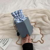 Stílusos női ekobőr táska hosszú füllel