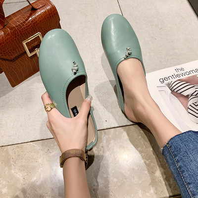 Moodsad kunstnahast kinnised naiste sussid