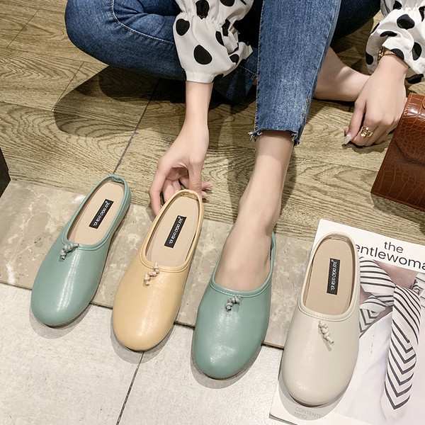 Moodsad kunstnahast kinnised naiste sussid