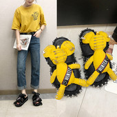 Modern női papucs 3D elemmel és biztosítótűkkel