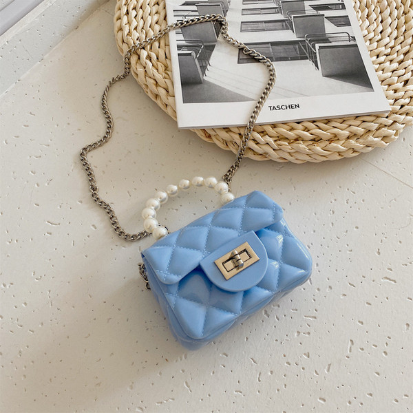 Stílusos női mini táska rövid fogantyúval