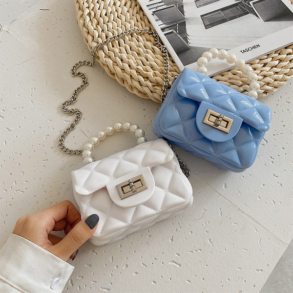 Stílusos női mini táska rövid fogantyúval