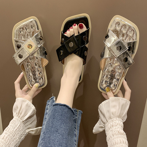 Retro női papucs műbőrből