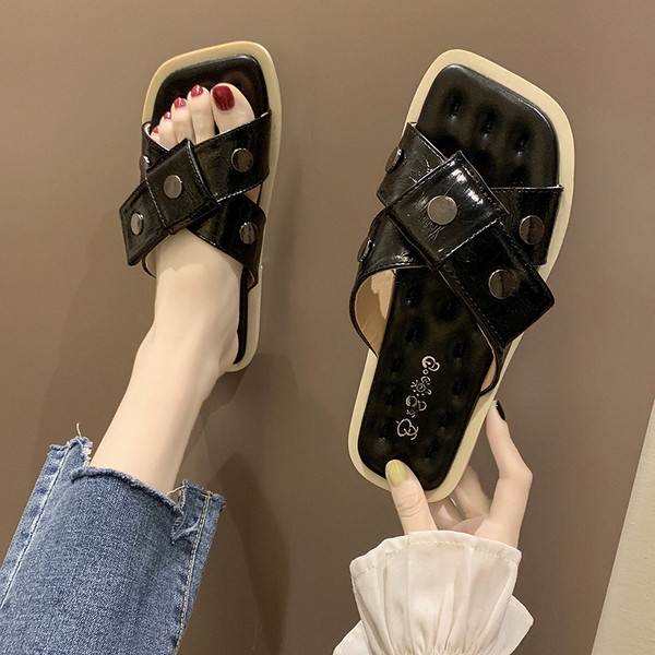 Retro női papucs műbőrből