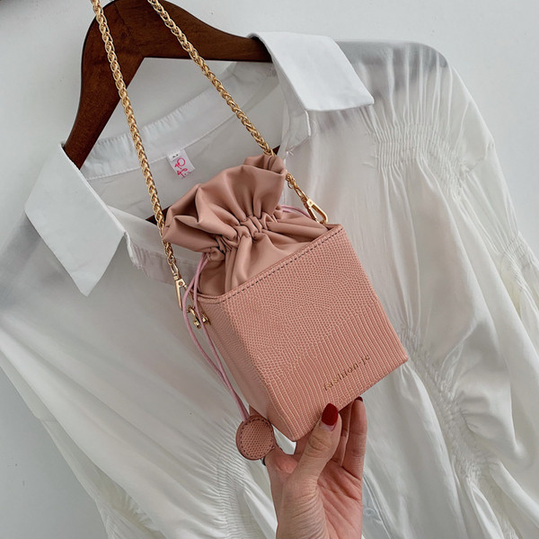 Stiilne metallist sangaga ökonahast naistekott