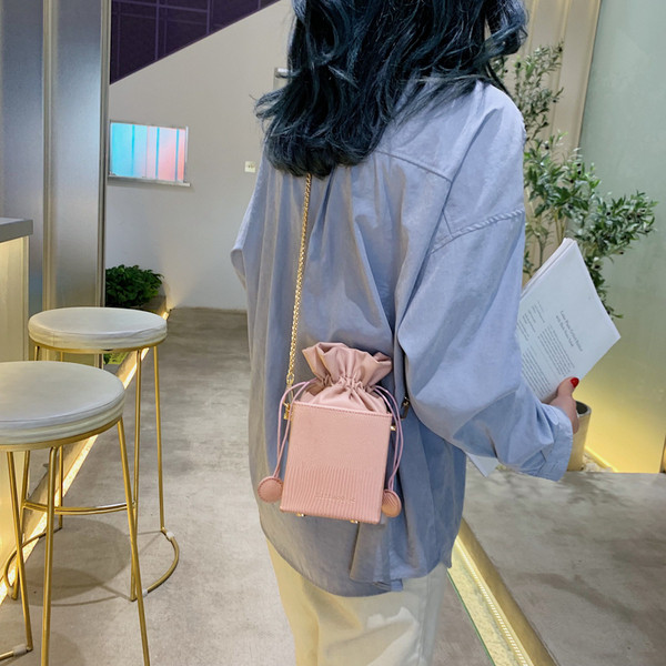 Stiilne metallist sangaga ökonahast naistekott