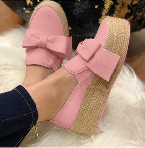 Női textilcipő emelvényen szalaggal - nagy méretben