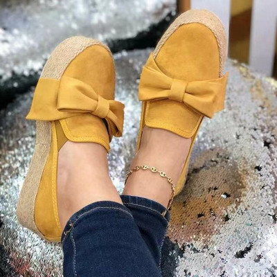 Női textilcipő emelvényen szalaggal - nagy méretben