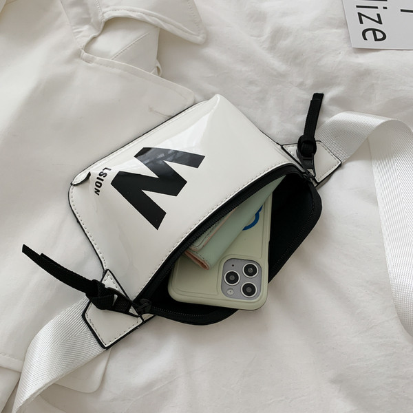 Női mindennapi lakkozott válltáska