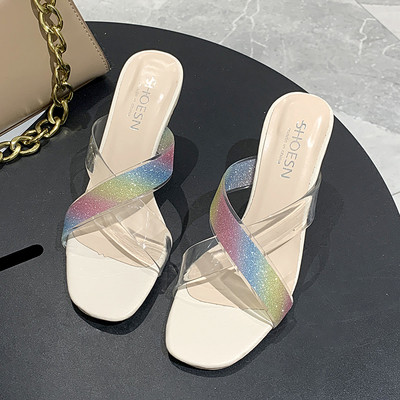 Női papucs kövekkel és átlátszó sarokkal