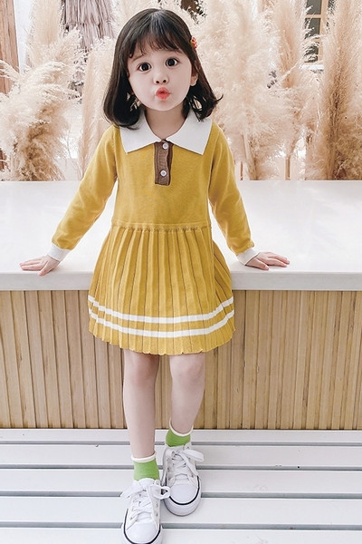 Testreszabott gyerekruha lányoknak vékony kötésből, hosszú ujjal és klasszikus gallérral