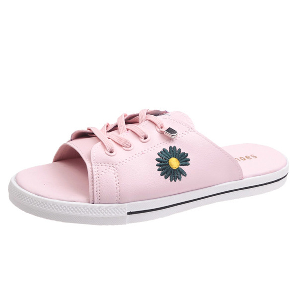 Női papucs hímzéssel és nyakkendővel