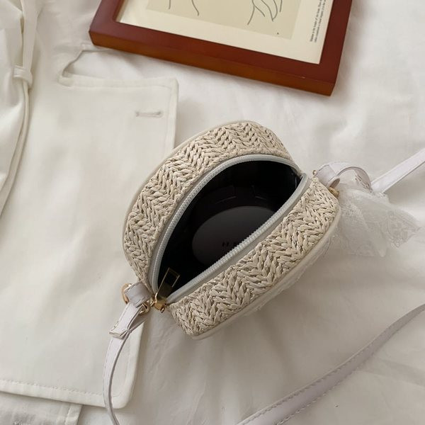 Aktuális női kerek válltáska