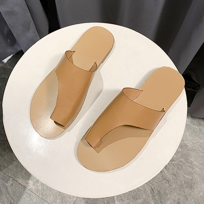 Bézs színű női papucs a kosztól