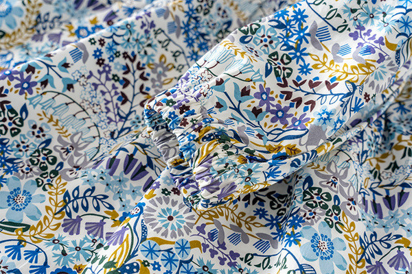 Testreszabott, hosszú ujjú, virágmintás gyerekruha lányoknak