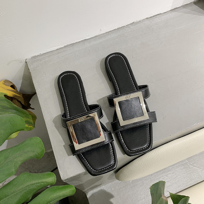 Modern női papucs fém csattal