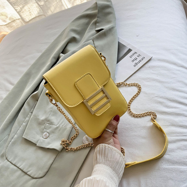 Aktuális női mini táska eco bőrből, csattal