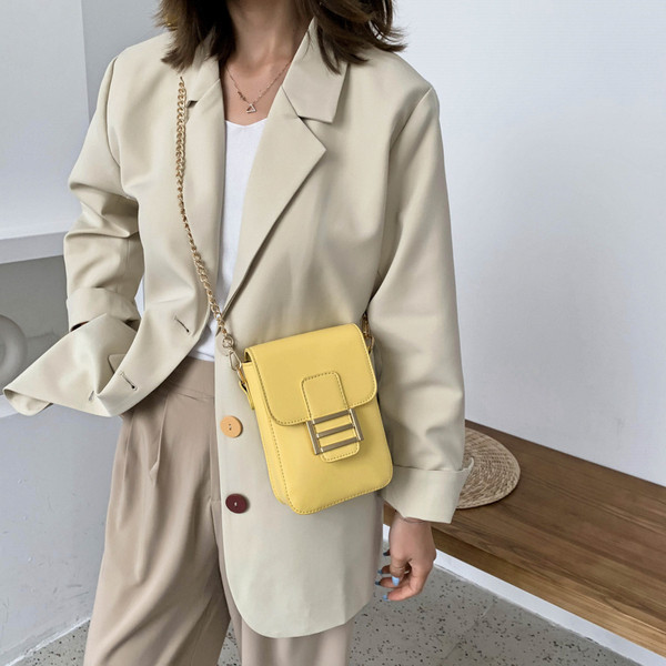 Aktuális női mini táska eco bőrből, csattal