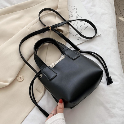 Eko bőrből készült sima modell női kézitáska