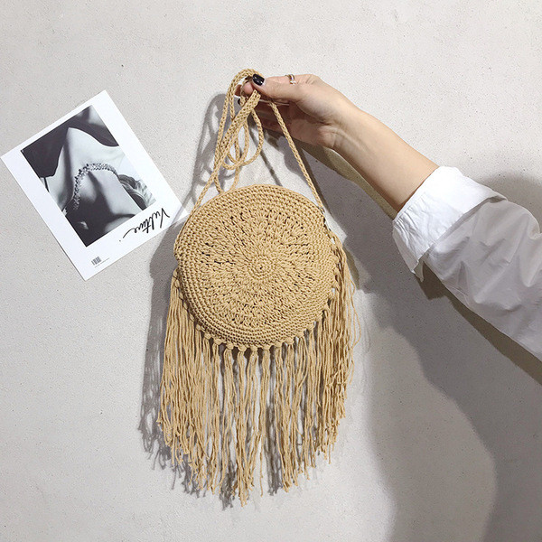 Női mindennapi kerek kötött táska rojtokkal