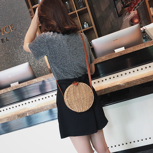 Alkalmi női kerek kötött válltáska