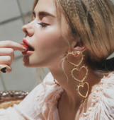 Női lógó fülbevaló arany színű szívecskékkel