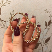 Cercei eleganti de dama in forma rotunda