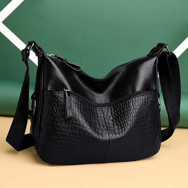 Moderni moteriška rankinė iš eko odos su ilga rankena ir užtrauktuku