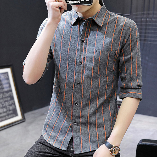 Modern férfi ing zsebbel és 3/4-es ujjal