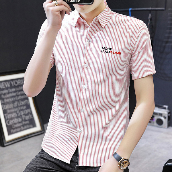 Modern férfi ing rövid ujjal és hímzéssel