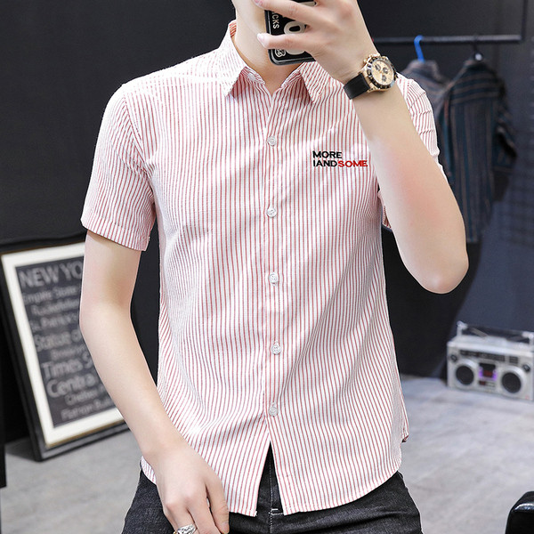 Modern férfi ing rövid ujjal és hímzéssel