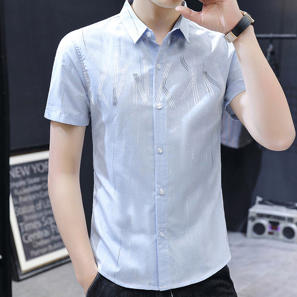 Férfi ing rövid ujjal és klasszikus gallérral