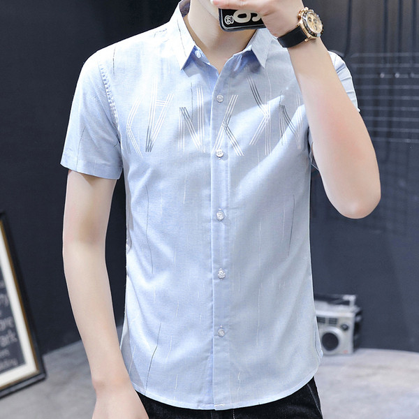 Férfi ing rövid ujjal és klasszikus gallérral