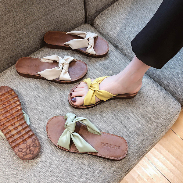 Lapos talpú, szövetpántos női papucs