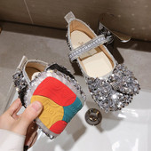 Modern női cipő flitterekkel, lapos talppal