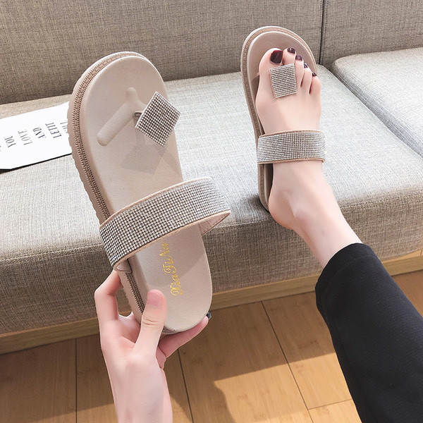 Naujo modelio moteriškos šlepetės su akmenukais ant dirželio